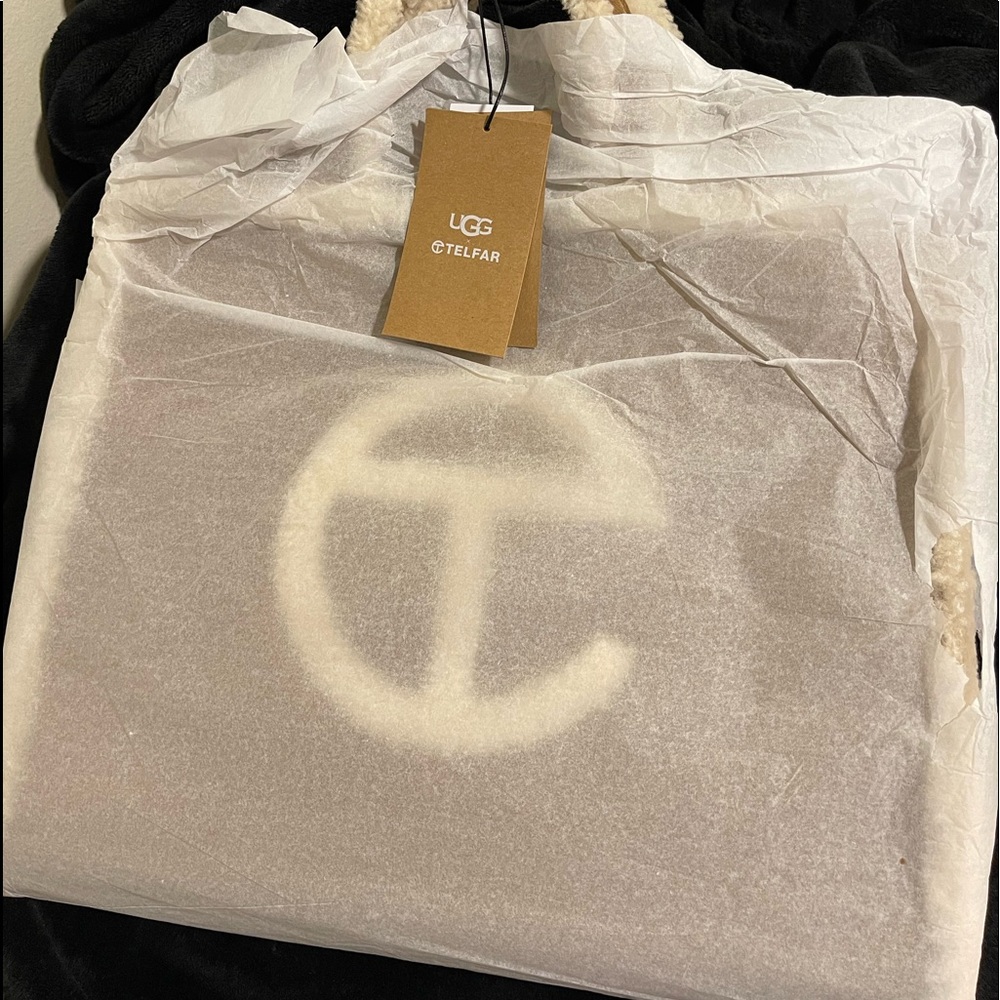TELFAR X UGG  MEDIUM BAG (CHESTNUT)